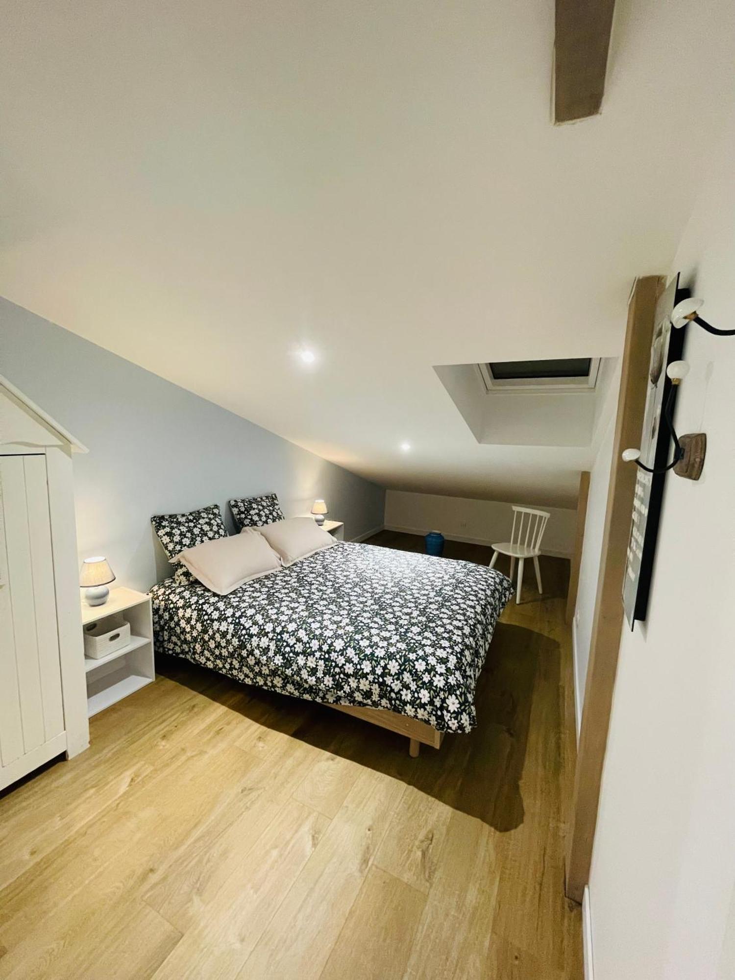 Ferienwohnung Duplex Sole Mio Bazet Exterior foto