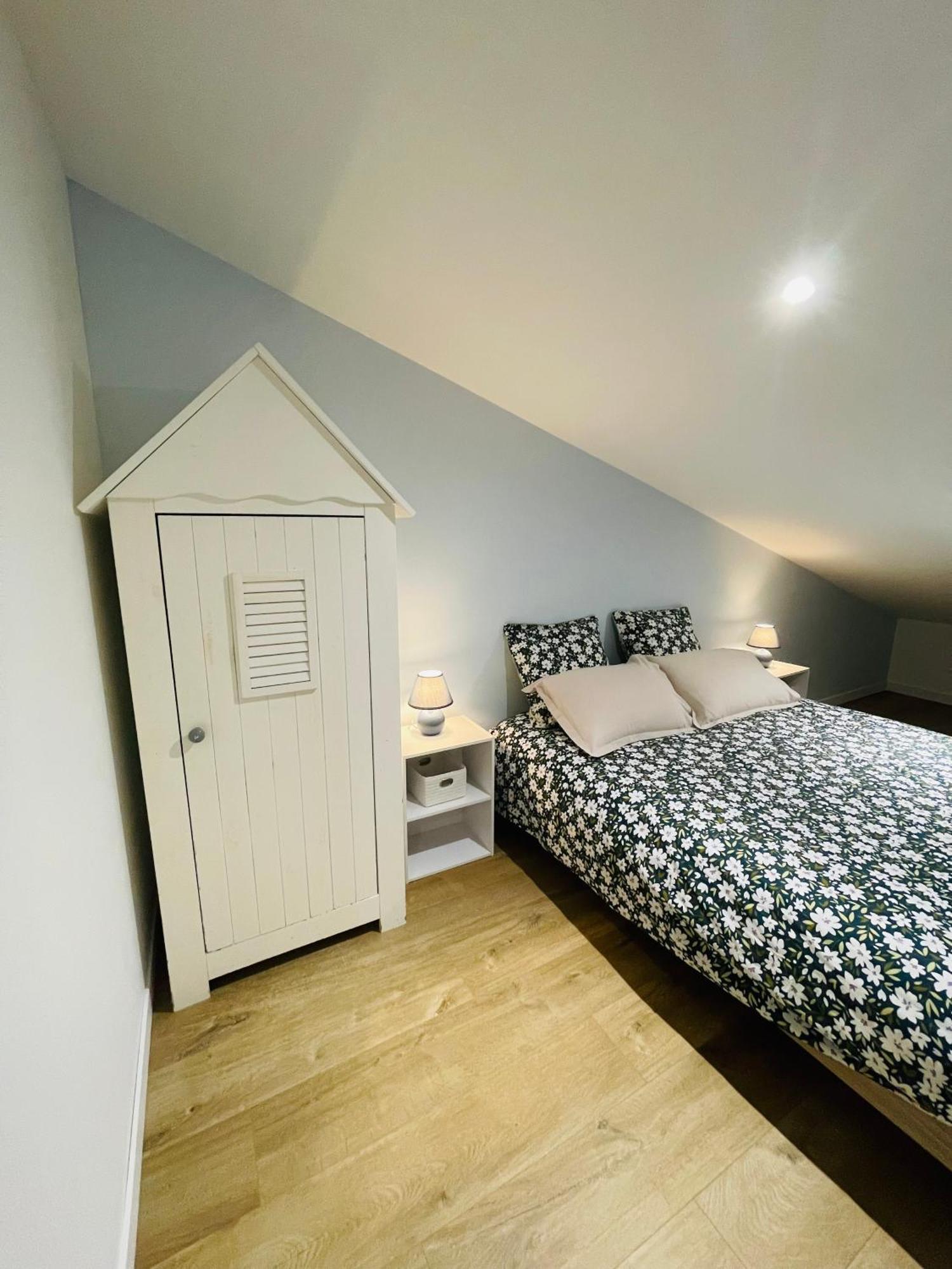 Ferienwohnung Duplex Sole Mio Bazet Exterior foto